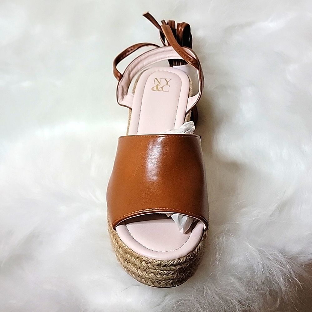 NY&Co WHITLEY WEDGE COGNAC ESPADRILLE - Picture 3 of 7